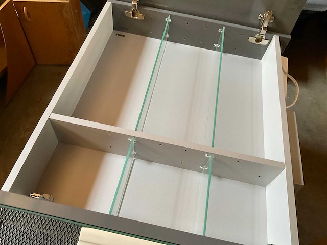 Sanijura design badmeubel 90x46cm met spiegelkast en verlichting - afbeelding 6 van  9