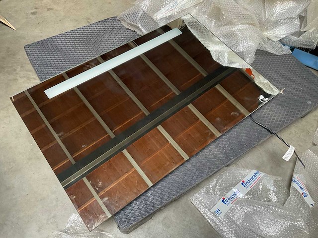 Sanijura design badmeubel met kolomkast spiegelkast en verlichting - afbeelding 5 van  8