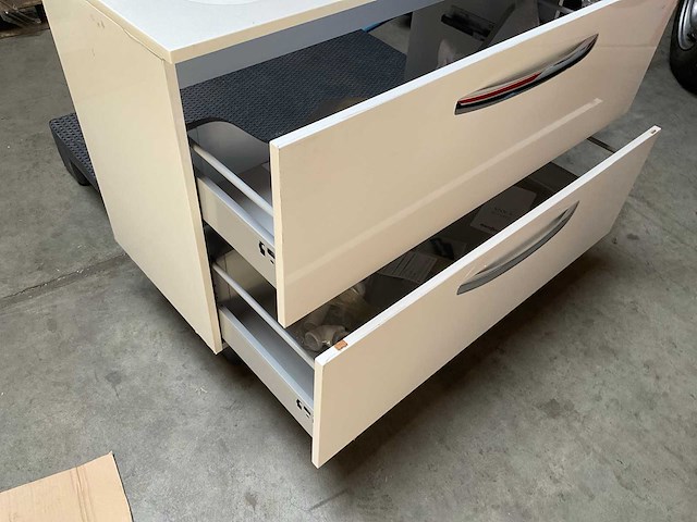 Sanijura design badmeubel met spiegelkast met verlichting hoogglans wit - afbeelding 7 van  9