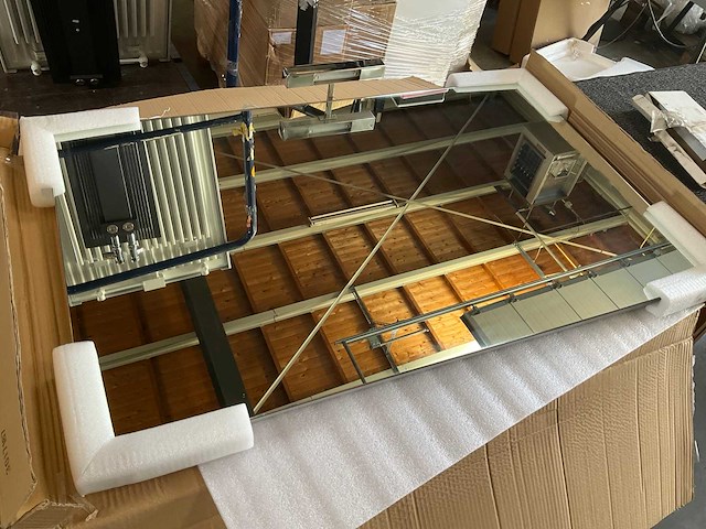 Sanijura pure spiegel met bovenverlichting 105x65 cm - afbeelding 1 van  4