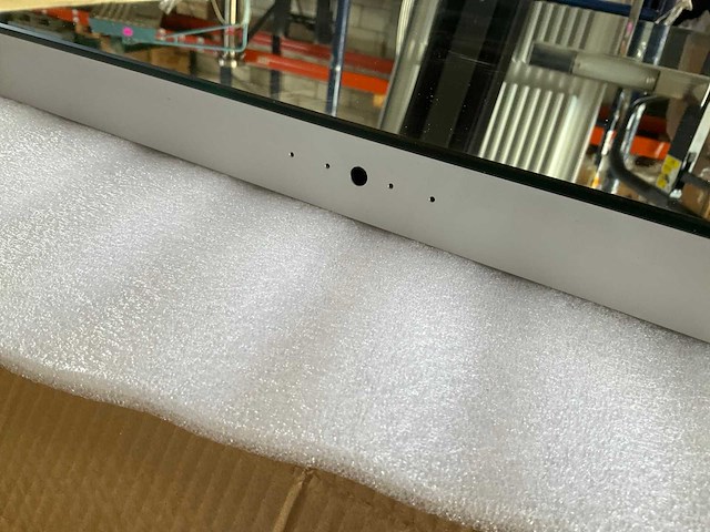 Sanijura pure spiegel met bovenverlichting 105x65 cm - afbeelding 4 van  4
