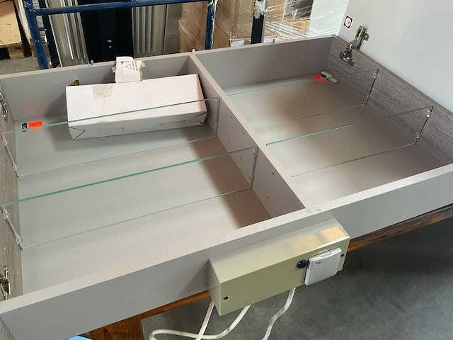 Sanijura spiegelkast 100x65cm met verlichting - afbeelding 5 van  6