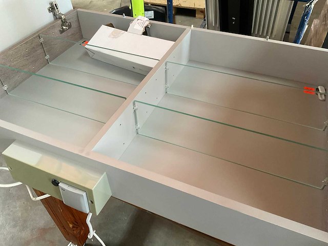 Sanijura spiegelkast 100x65cm met verlichting - afbeelding 6 van  6