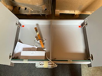 Sanijura spiegelkast met verlichting en stopcontact houtlook 100x65 cm - afbeelding 7 van  11