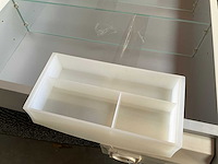 Sanijura spiegelkast met verlichting, lade en stopcontact 52x74 cm hoogglans wit - afbeelding 6 van  11
