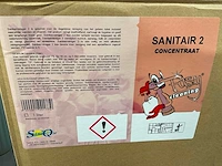 Saniq sanitair 2 flacon á 1l concentraat (24x) - afbeelding 2 van  2
