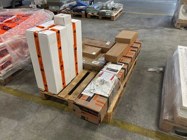 Sanitair accessoire (10x) - afbeelding 1 van  12