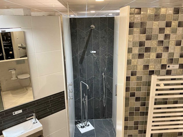 Sanitair accessoire (5x) - afbeelding 1 van  6