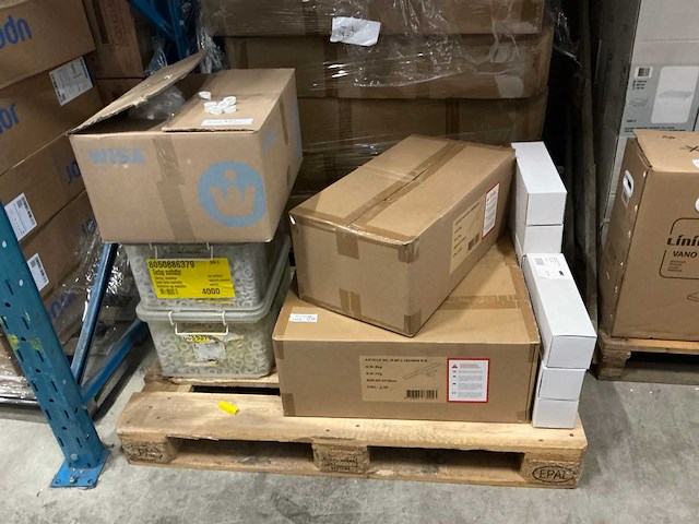 Sanitair divers - afbeelding 1 van  4