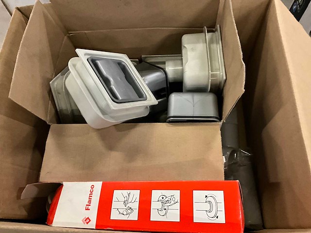 Sanitair en installatie materiaal - afbeelding 4 van  5