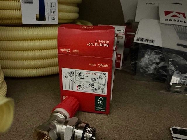 Sanitair en installatiemateriaal divers - afbeelding 2 van  7