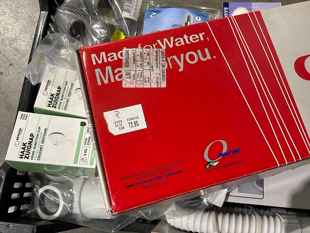 Sanitair en installatiemateriaal - afbeelding 4 van  4