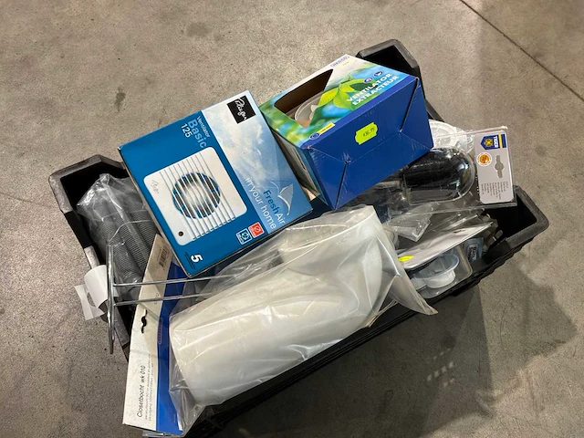 Sanitair en installatiemateriaal - afbeelding 1 van  3