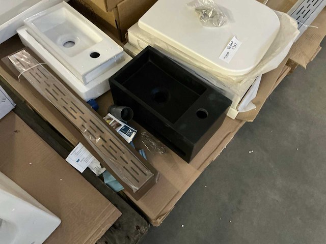 Sanitair en toebehoren - afbeelding 3 van  4