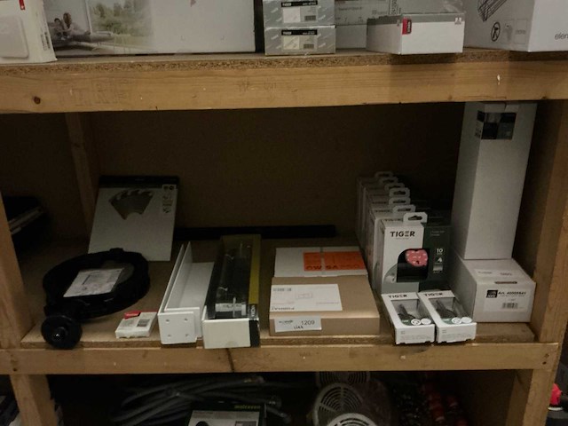 Sanitair, installatie materiaal divers (19x) - afbeelding 1 van  8