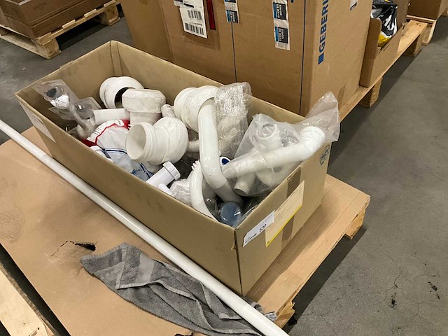 Sanitair installatie materiaal - afbeelding 1 van  10