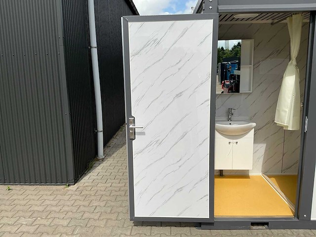 Sanitair unit met douche - afbeelding 5 van  14