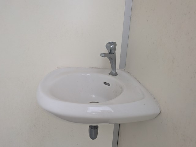 Sanitair unit, van keulen - afbeelding 11 van  37