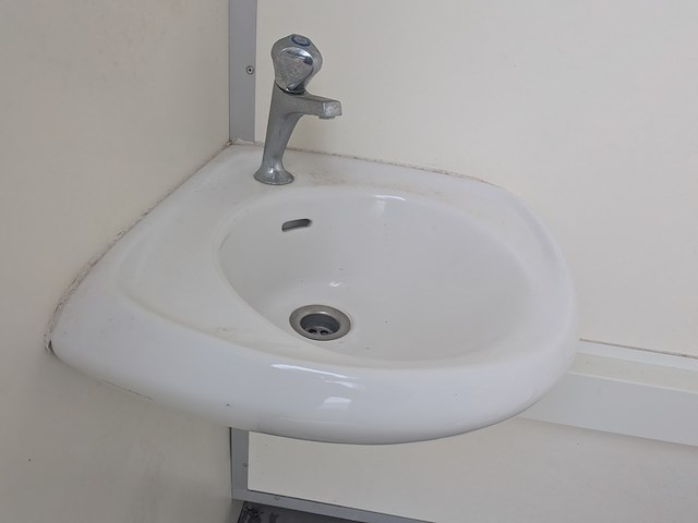 Sanitair unit, van keulen - afbeelding 29 van  37