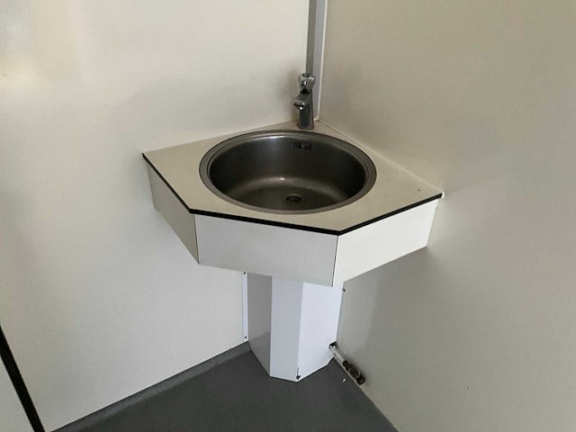 Sanitair unit - afbeelding 20 van  27