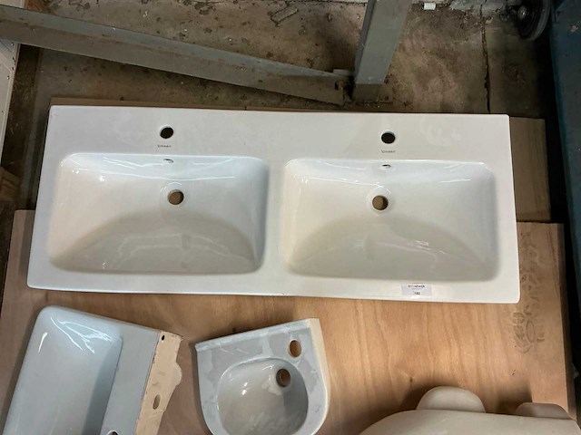 Sanitair - afbeelding 2 van  4