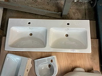 Sanitair - afbeelding 2 van  4
