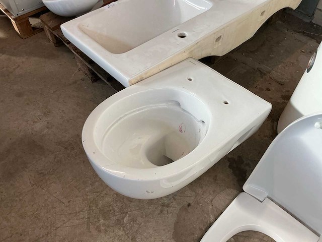 Sanitair - afbeelding 1 van  2