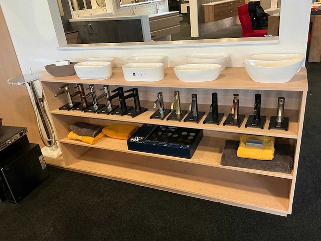 Sanitairaccessoire opstelling - afbeelding 1 van  6