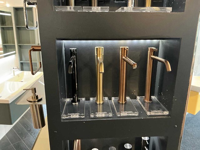 Sanitairaccessoire opstelling - afbeelding 5 van  15