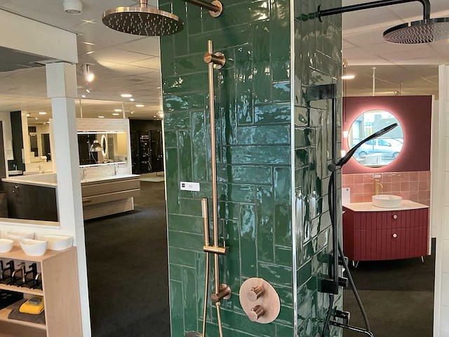 Sanitairaccessoire opstelling - afbeelding 9 van  15