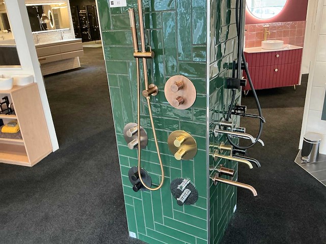 Sanitairaccessoire opstelling - afbeelding 10 van  15