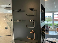 Sanitairaccessoire opstelling - afbeelding 15 van  15