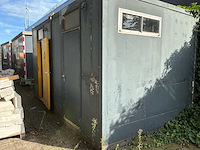 Sanitaire unit met toiletten, urinoirs en spoeltafels - afbeelding 1 van  7