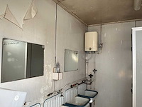 Sanitaire unit met toiletten, urinoirs en spoeltafels - afbeelding 5 van  7