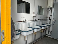 Sanitaire unit met toiletten, urinoirs en spoeltafels - afbeelding 2 van  8