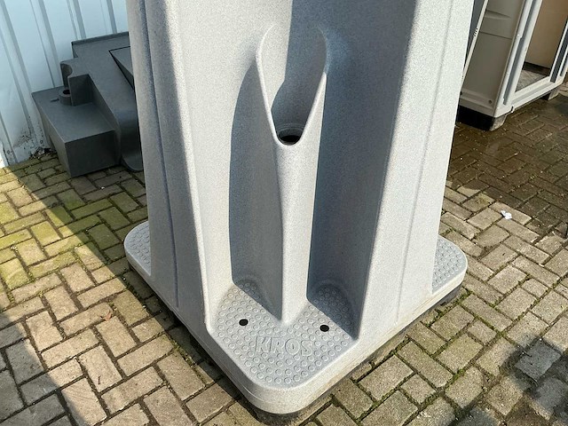 Sanitaire units: 5x plaskruis, 2x dixies en toilettank (8x) - afbeelding 4 van  18