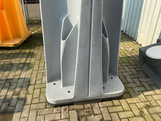 Sanitaire units: 5x plaskruis, 2x dixies en toilettank (8x) - afbeelding 5 van  18