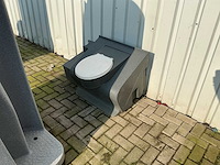 Sanitaire units: 5x plaskruis, 2x dixies en toilettank (8x) - afbeelding 6 van  18