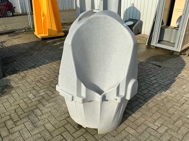 Sanitaire units: 5x plaskruis, 2x dixies en toilettank (8x) - afbeelding 8 van  18