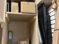 Sanitaironderdelen en accessoires in grote diversiteit in wandstelling, restantmaterialen en retouren. comp... - afbeelding 5 van  6