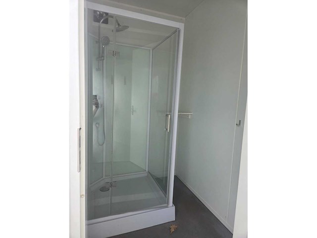 Sanitairunit highcube container 20ft. (4 douche units) - afbeelding 2 van  15