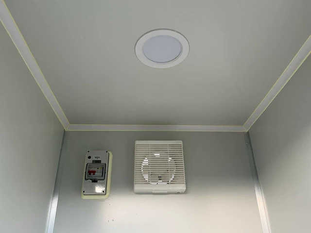 Sanitairunit met douche en wc - afbeelding 18 van  19