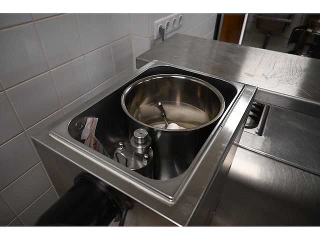 Sanomat - euro-cream hand tba - rvs slagroommachine - afbeelding 8 van  8