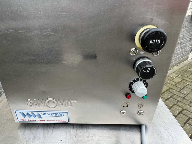 Sanomat - ijsmachine - afbeelding 2 van  5