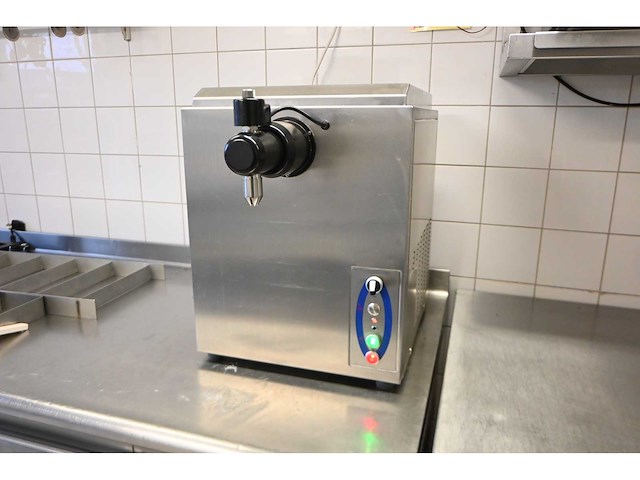 Sanomat ecm-12l hand tba rvs slagroommachine - afbeelding 1 van  7