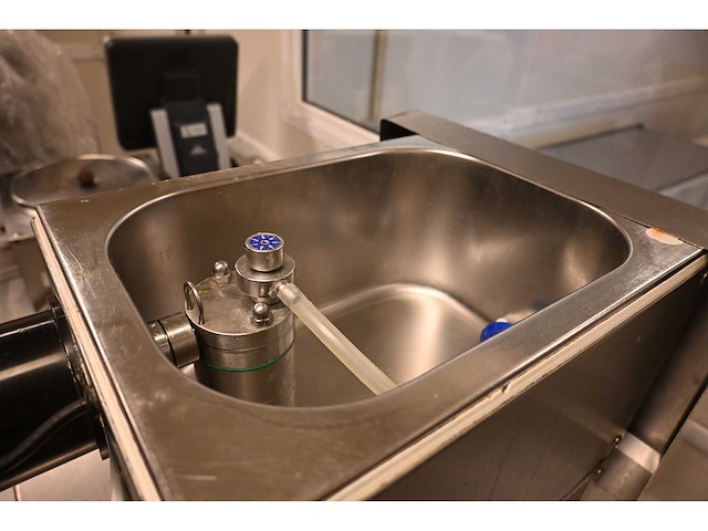 Sanomat euro plus s hand rvs slagroommachine - afbeelding 4 van  7