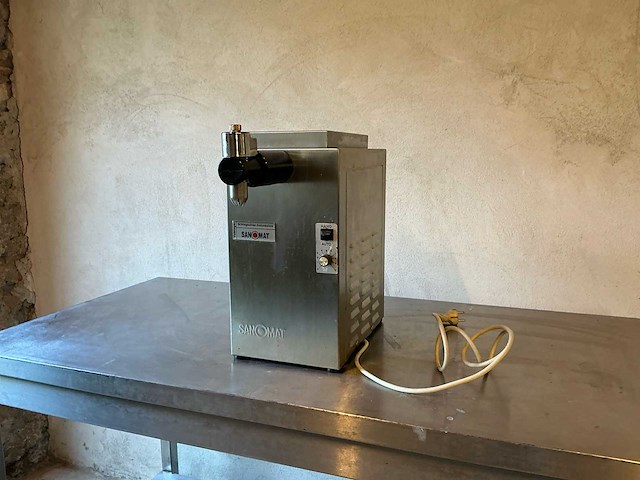 Sanomat piccolo slagroommachine - afbeelding 1 van  5