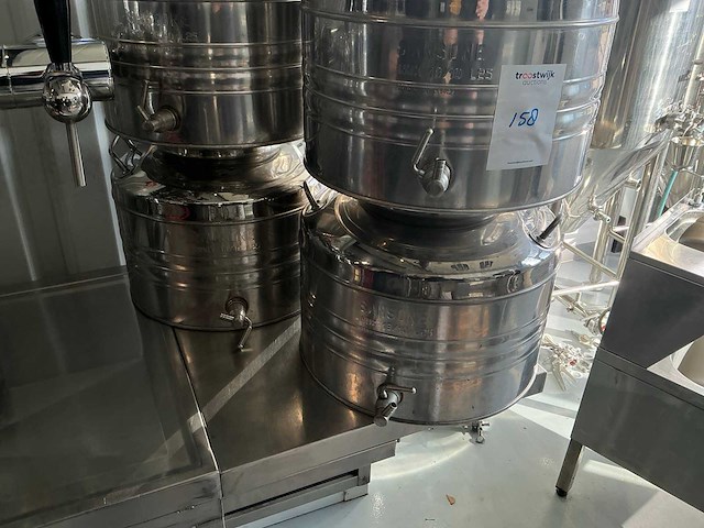 Sansone olijfolievat 25 liter (5x) voorzien van rvs aftapkraan - afbeelding 2 van  5