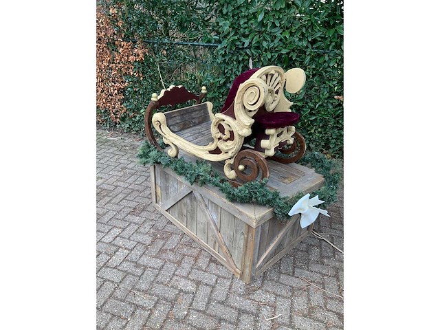 Santa claus sleigh - store decoration - afbeelding 2 van  5
