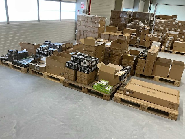 Sanus audio en video accessoires - afbeelding 12 van  49